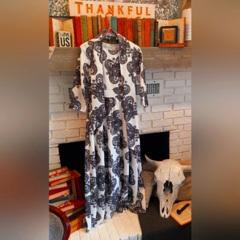 Dainty Jewell dress, size medium, black and white.